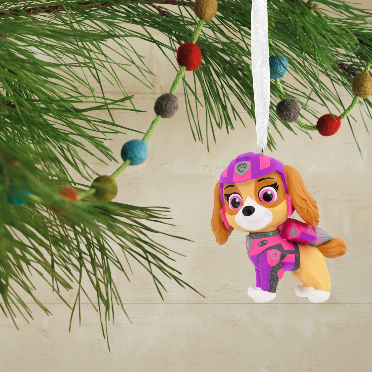 Collectible Paw Patrol - Festive Skye Ornament