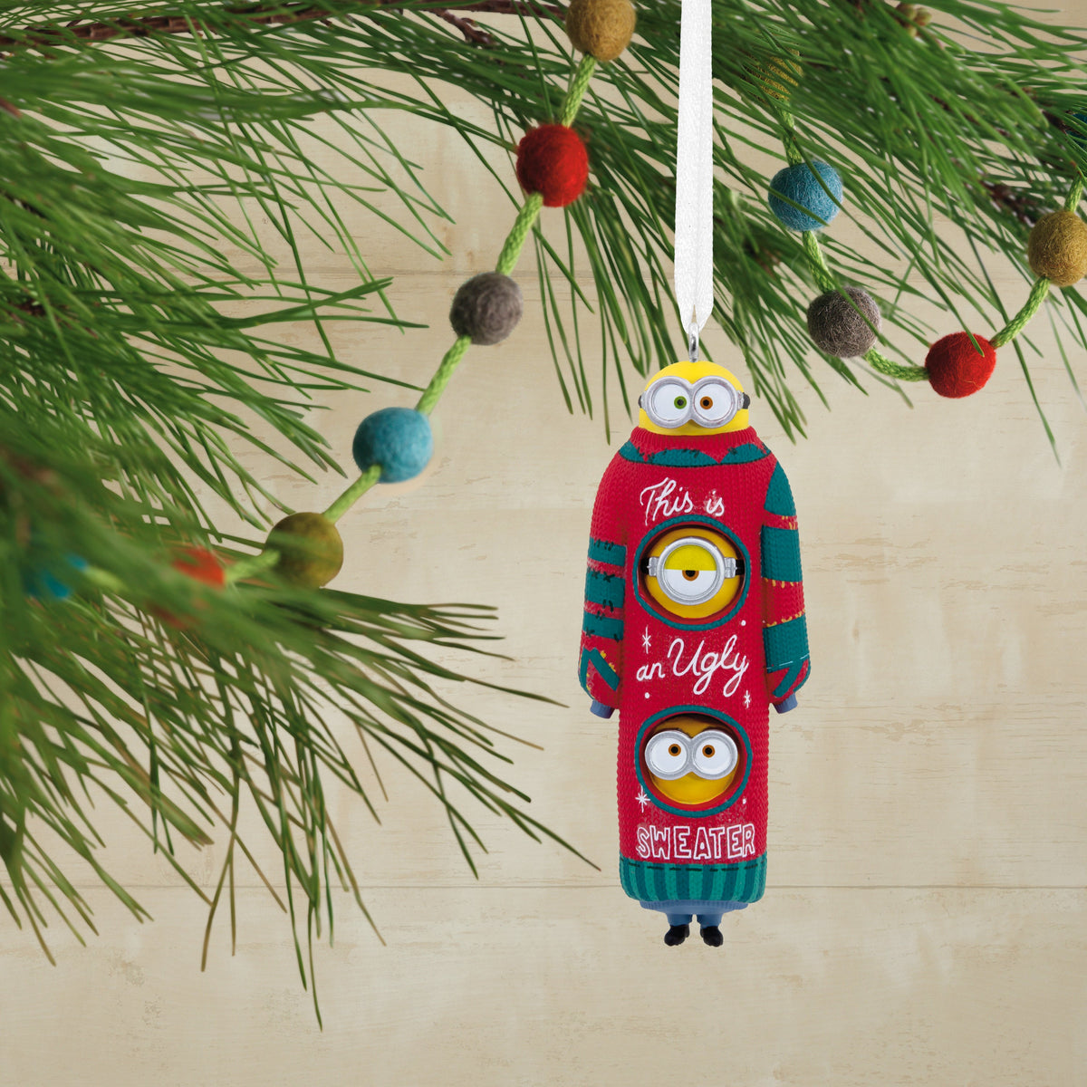 Collectable Minions Christmas - Kevin, Stuart & Bob in Christmas Jumper Ornament
