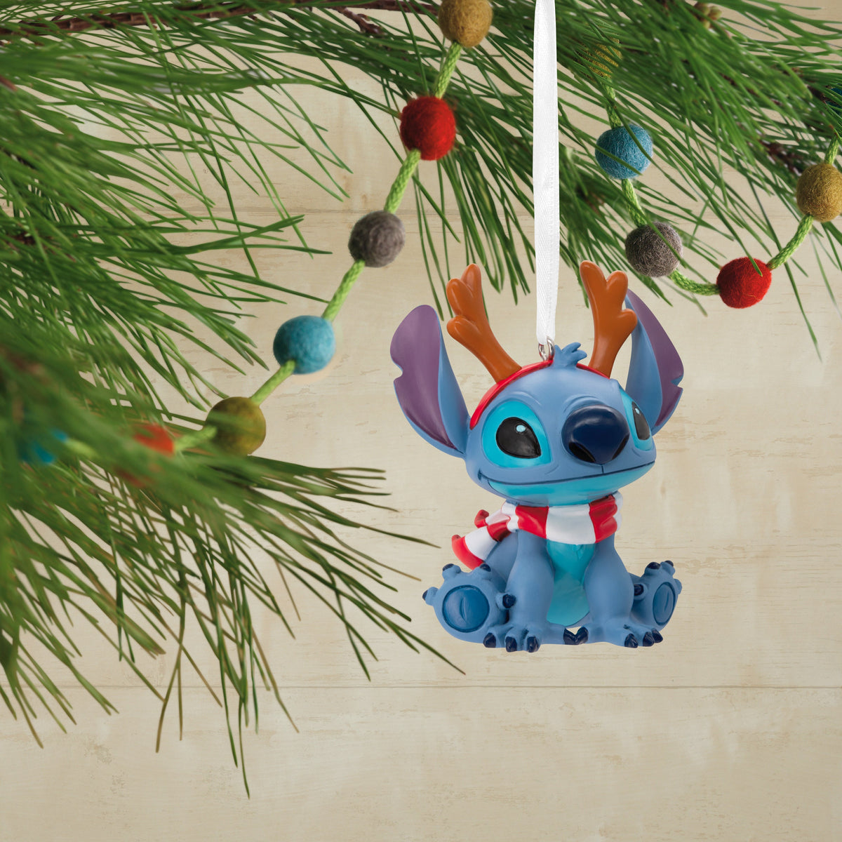 Collectable Disney Lilo & Stitch Christmas - Festive Stitch Ornament