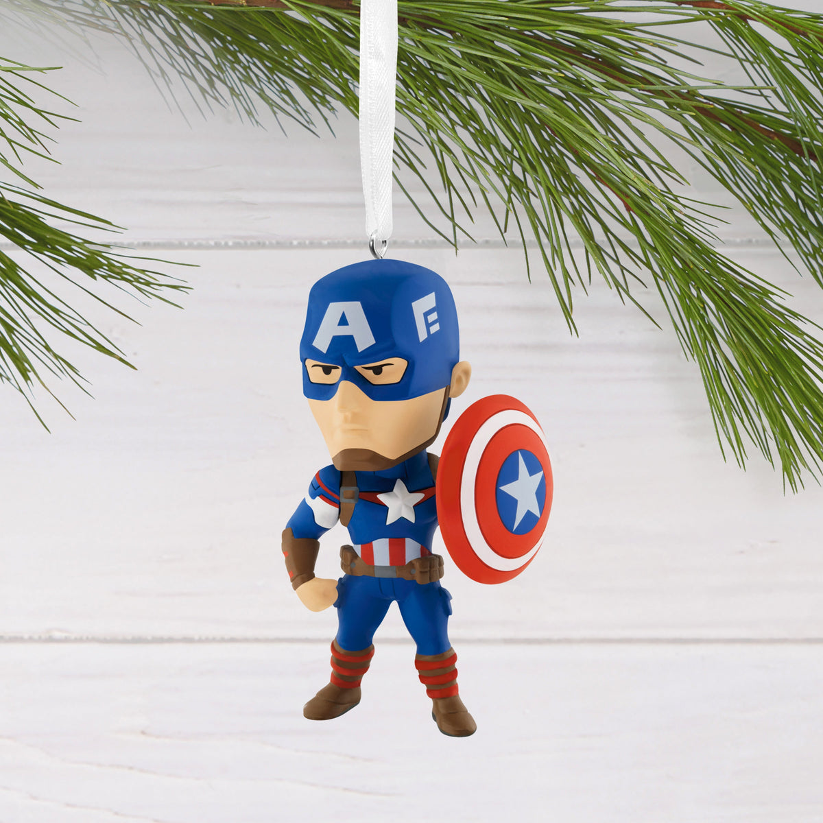 Collectible Marvel - Captain America Festive Ornament