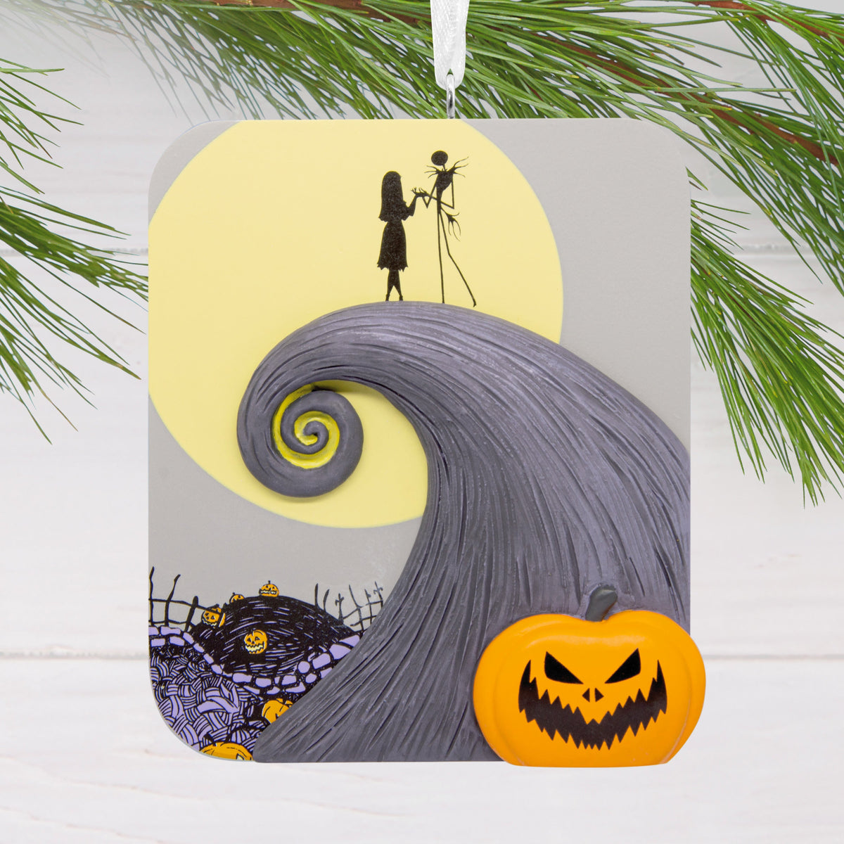 Collectible The Nightmare Before Christmas - Festive Jack & Sally on Spiral Hill Ornament
