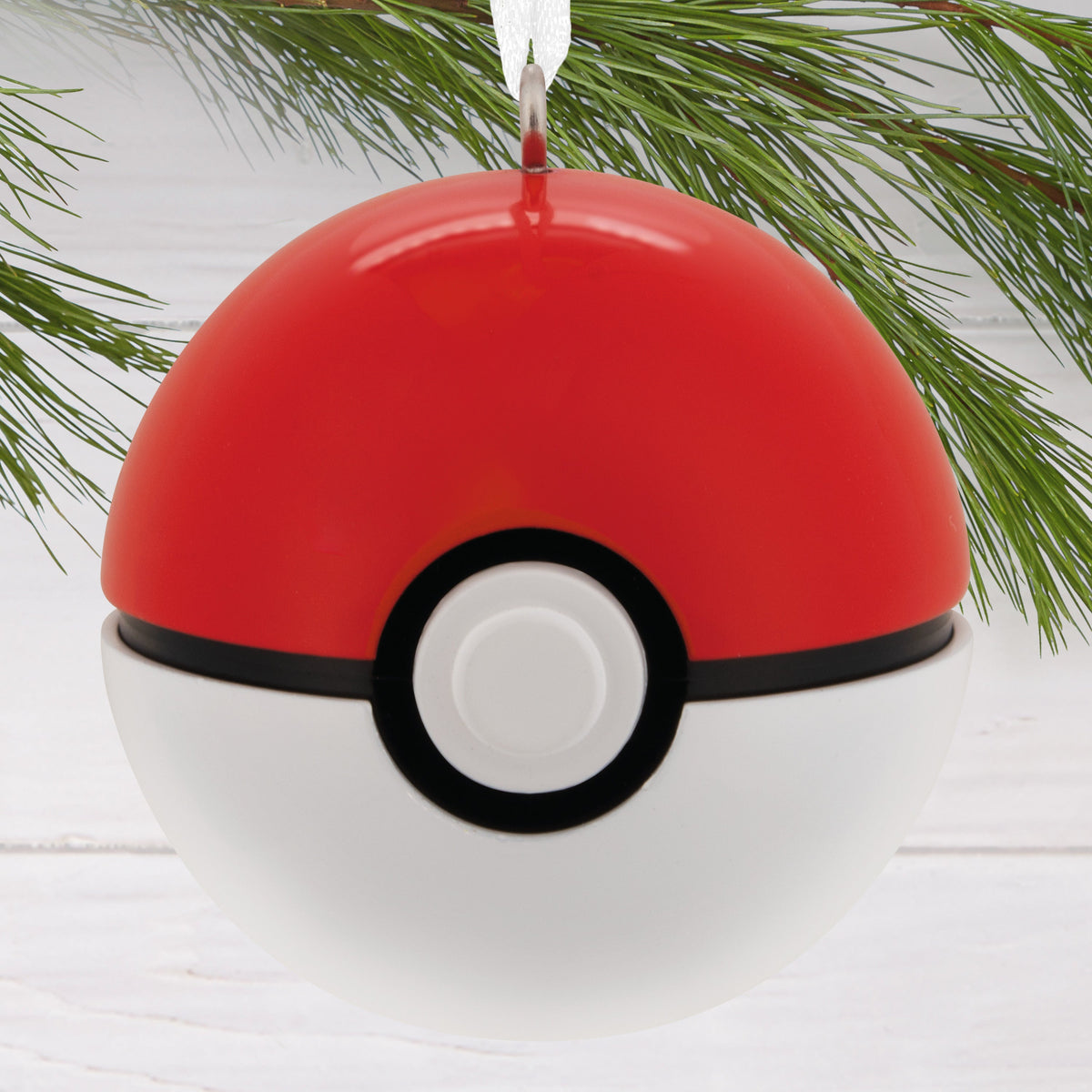 Collectable Premium Metal Pokémon Ball Hanging Ornament